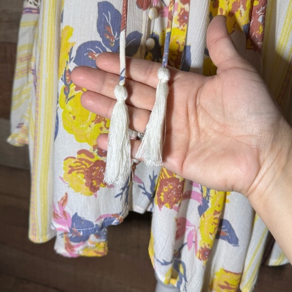 Free People Lovestoned Floral Tunic size Small Crochet Button Down Tassels *read - Picture 10 of 13